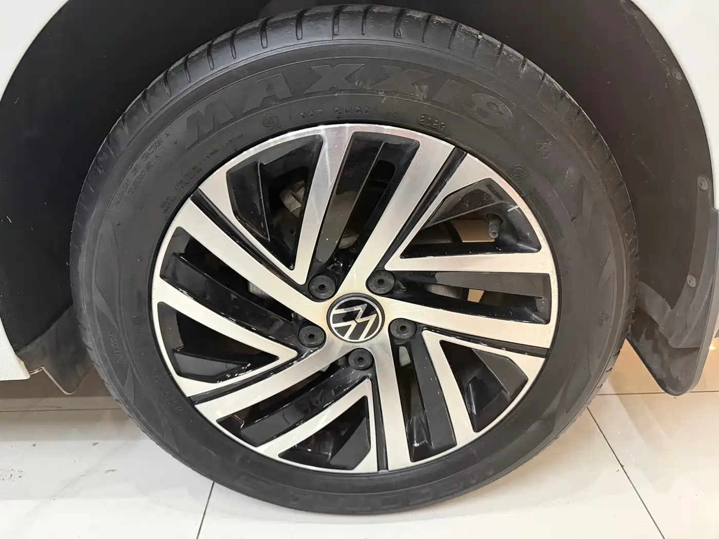 Volkswagen Lavida 2023 1.5L Automatic Starlight 5 Million Edition фото 17