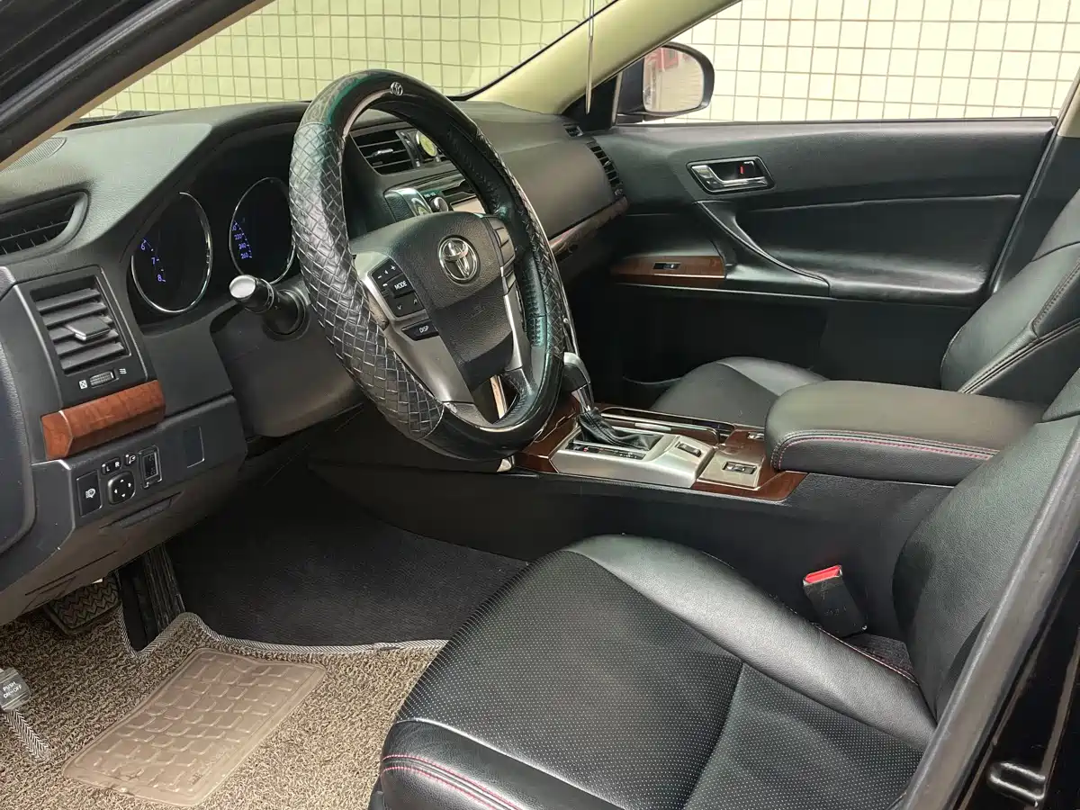 Toyota Reiz 2013 2.5V Elite Edition фото 7