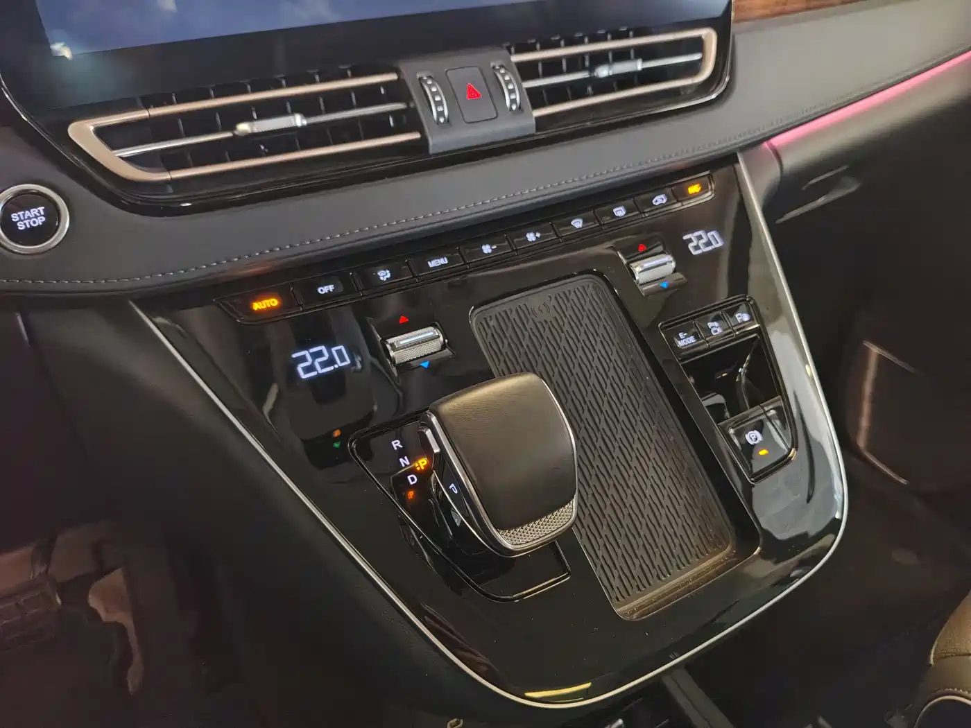 Hongqi HQ9 PHEV 2024 Model 2.0T AWD Luxury Edition фото 11