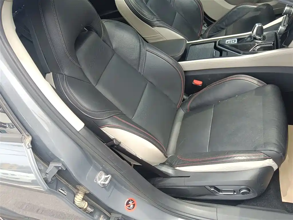 Lynk & Co 02 2018 Model 1.5T DCT 2WD Yao Pro Edition China V фото 25