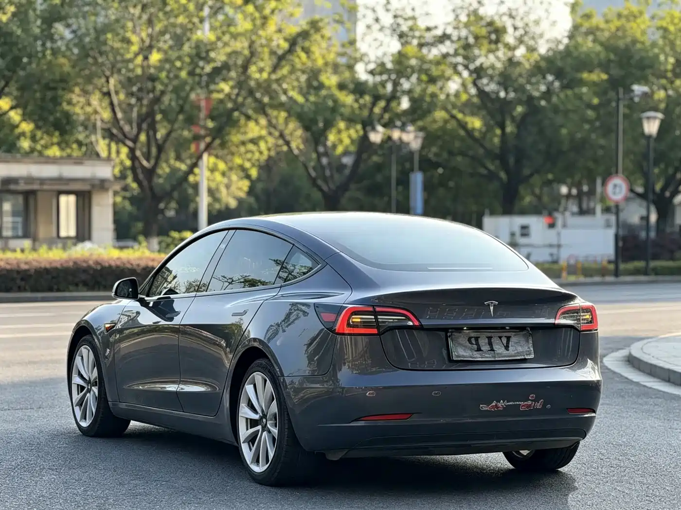 TESLA MODEL 3 (IMPORTED)