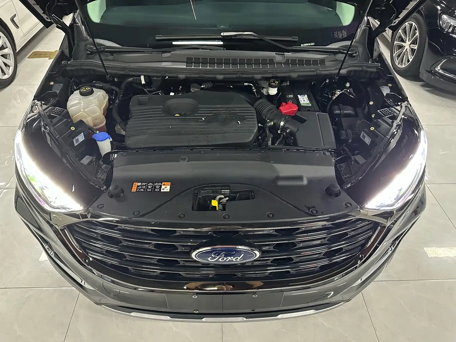 Фото 4 - Ford Edge