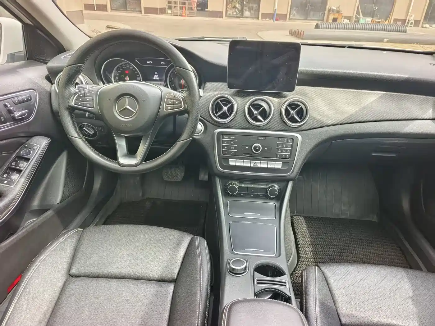 Mercedes-Benz GLA 2018 GLA 200 Dynamic фото 5