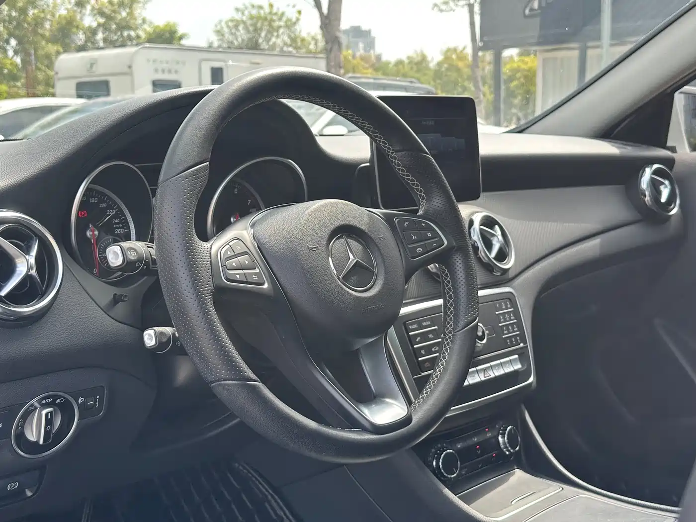 Mercedes-Benz GLA 2019 GLA 200 Dynamic фото 6