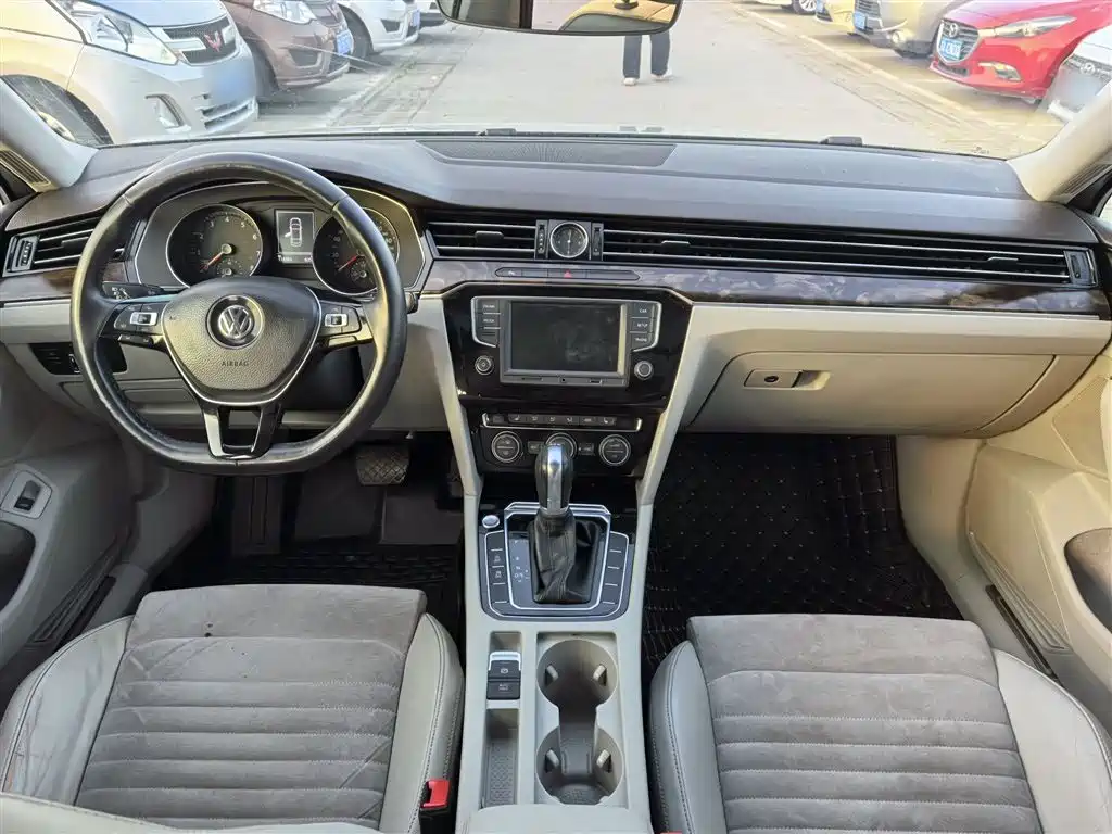 Volkswagen Magotan 2017 330TSI DSG Luxury фото 18
