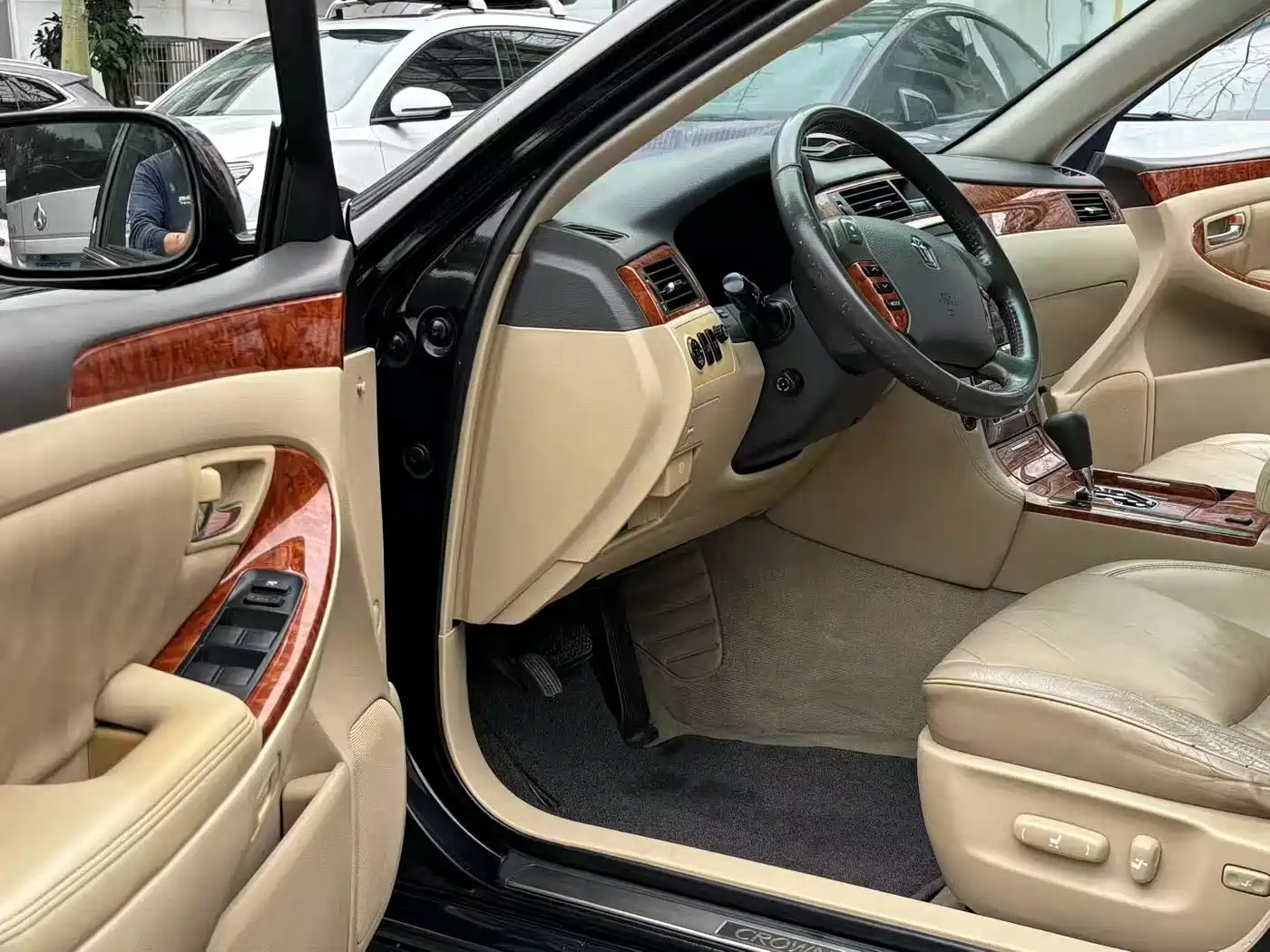 Toyota Crown 2006 2.5L Royal Leather Edition фото 5