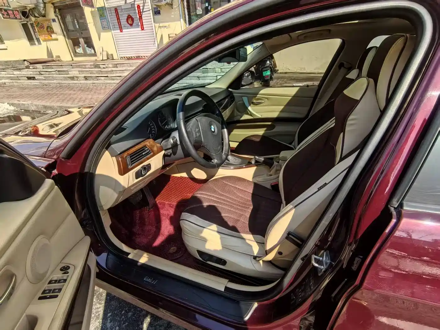 BMW 3 Series (Import) 2010 320i Luxury фото 8