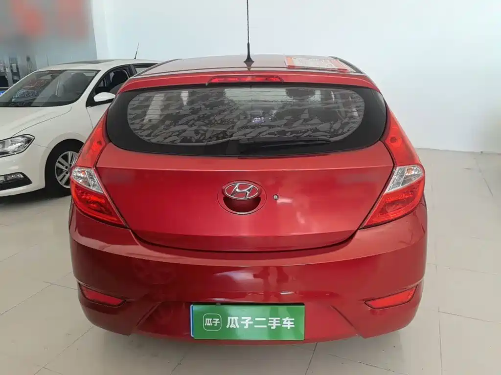 Hyundai Reina 2017 2016 1.4L Automatic GLX Leading