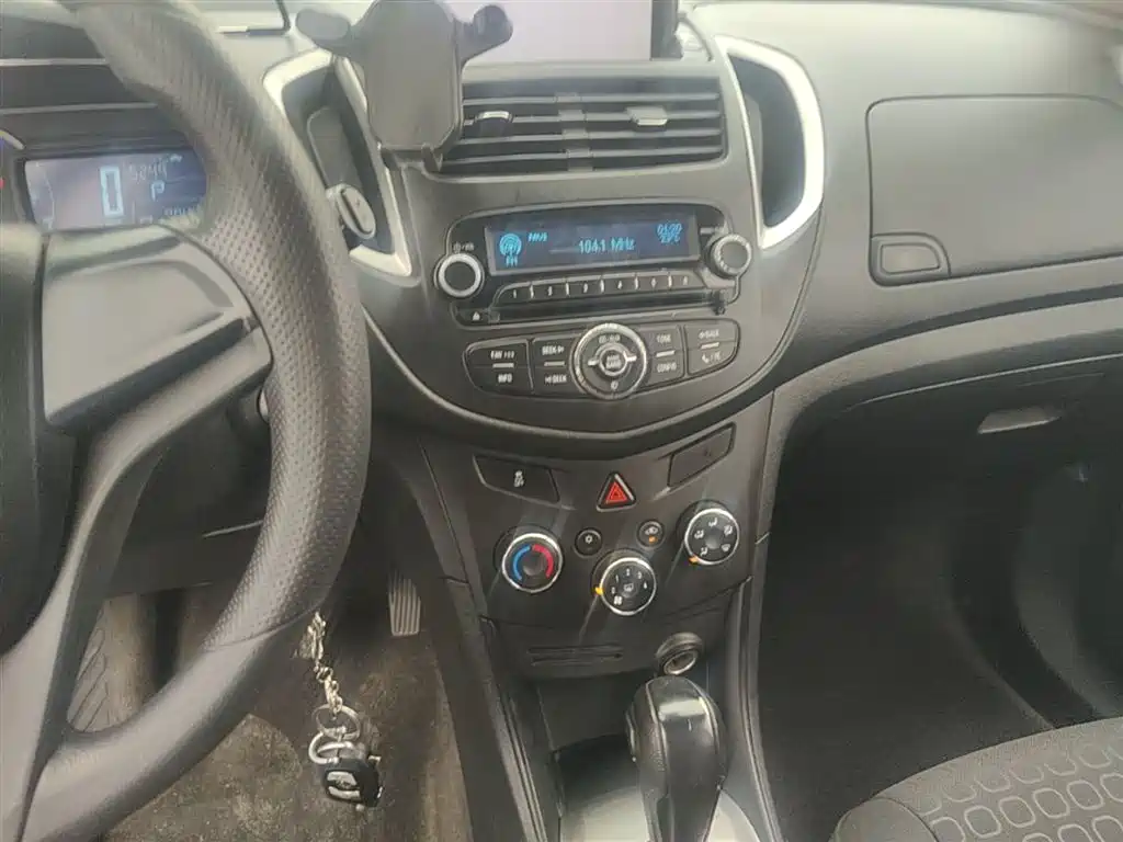 Chevrolet Trax 2016 1.4T Automatic 2WD Comfort Sunroof Edition фото 13