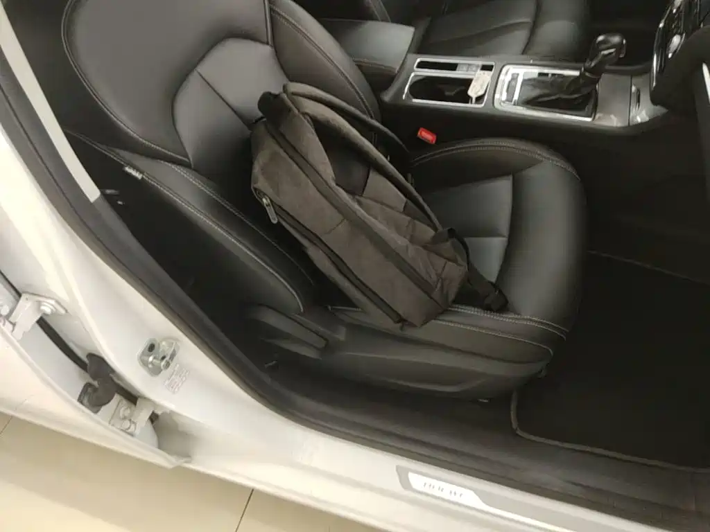 Roewe i6 2018 2018 20T Automatic Flagship Edition