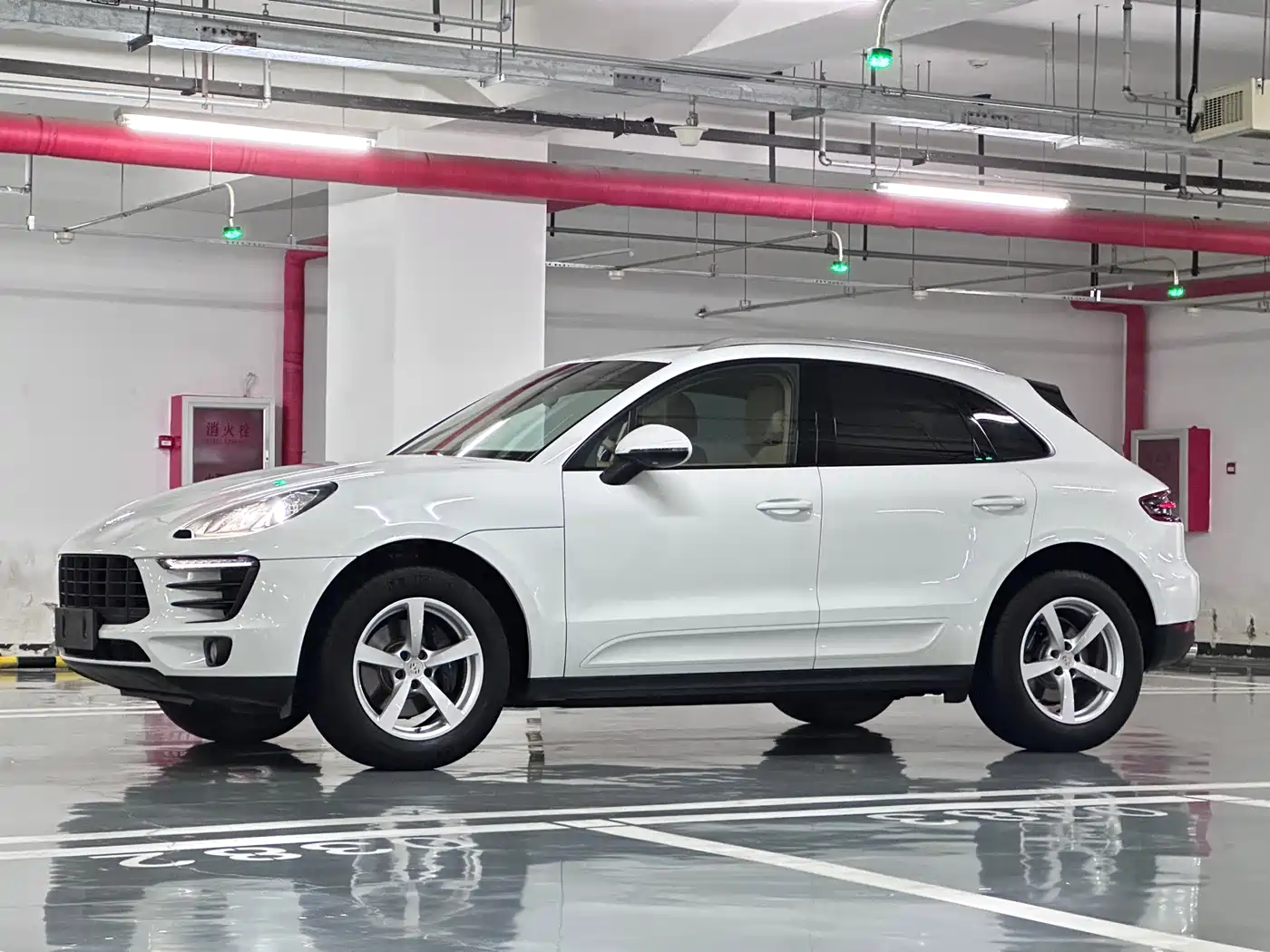 Porsche Macan 2016 Macan 2.0T фото 21