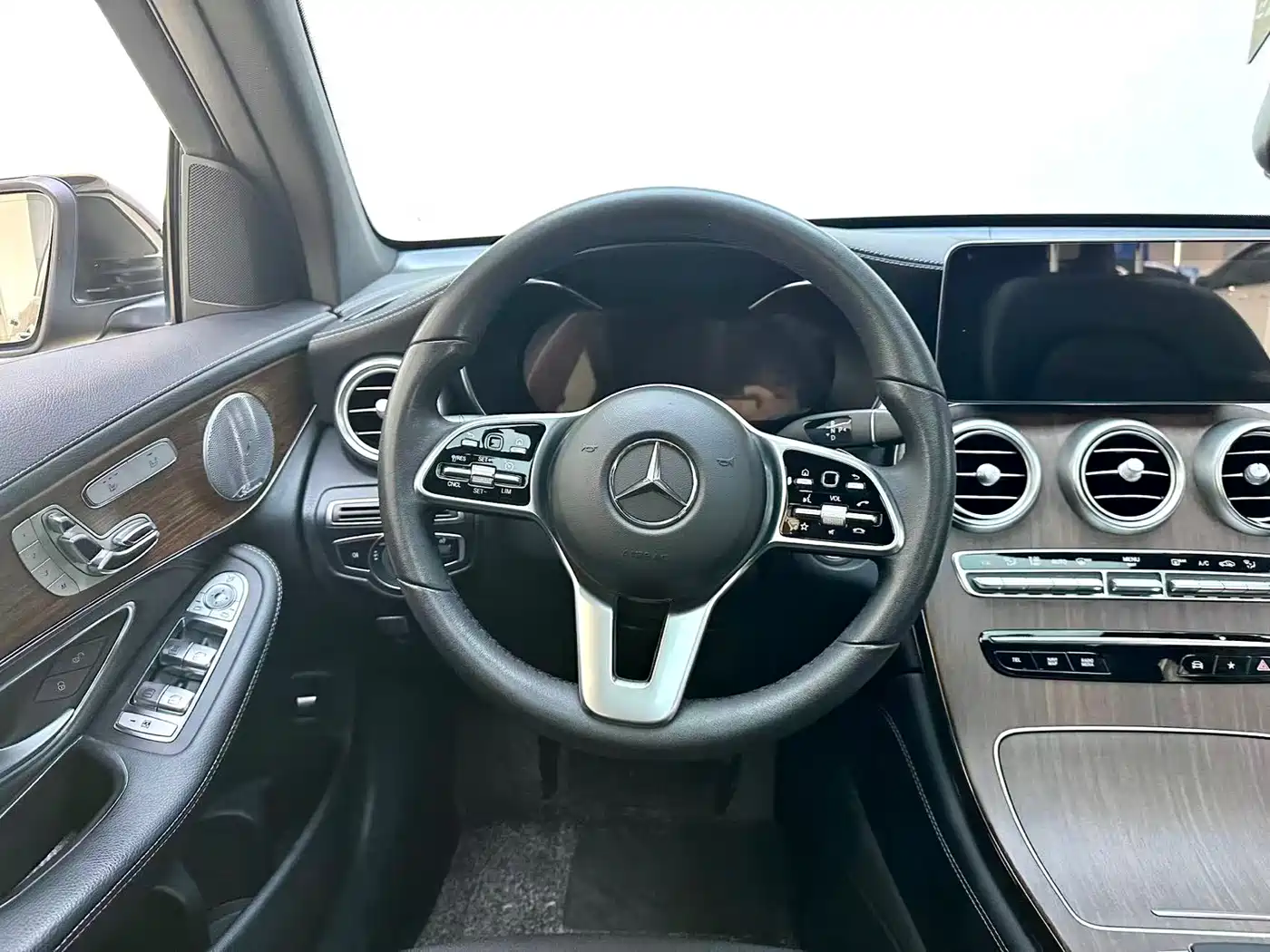 Mercedes-Benz GLC 2020 Facelift GLC 300 L 4MATIC Luxury фото 14