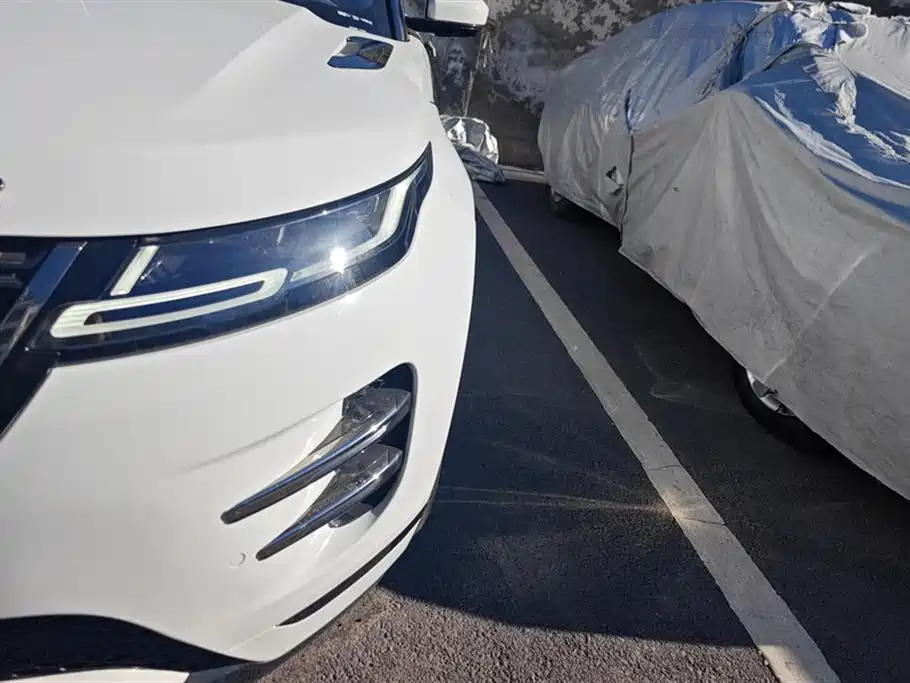 Land Rover Range Rover Evoque 2023 Range Rover Evoque L 249PS Luxury Edition фото 5