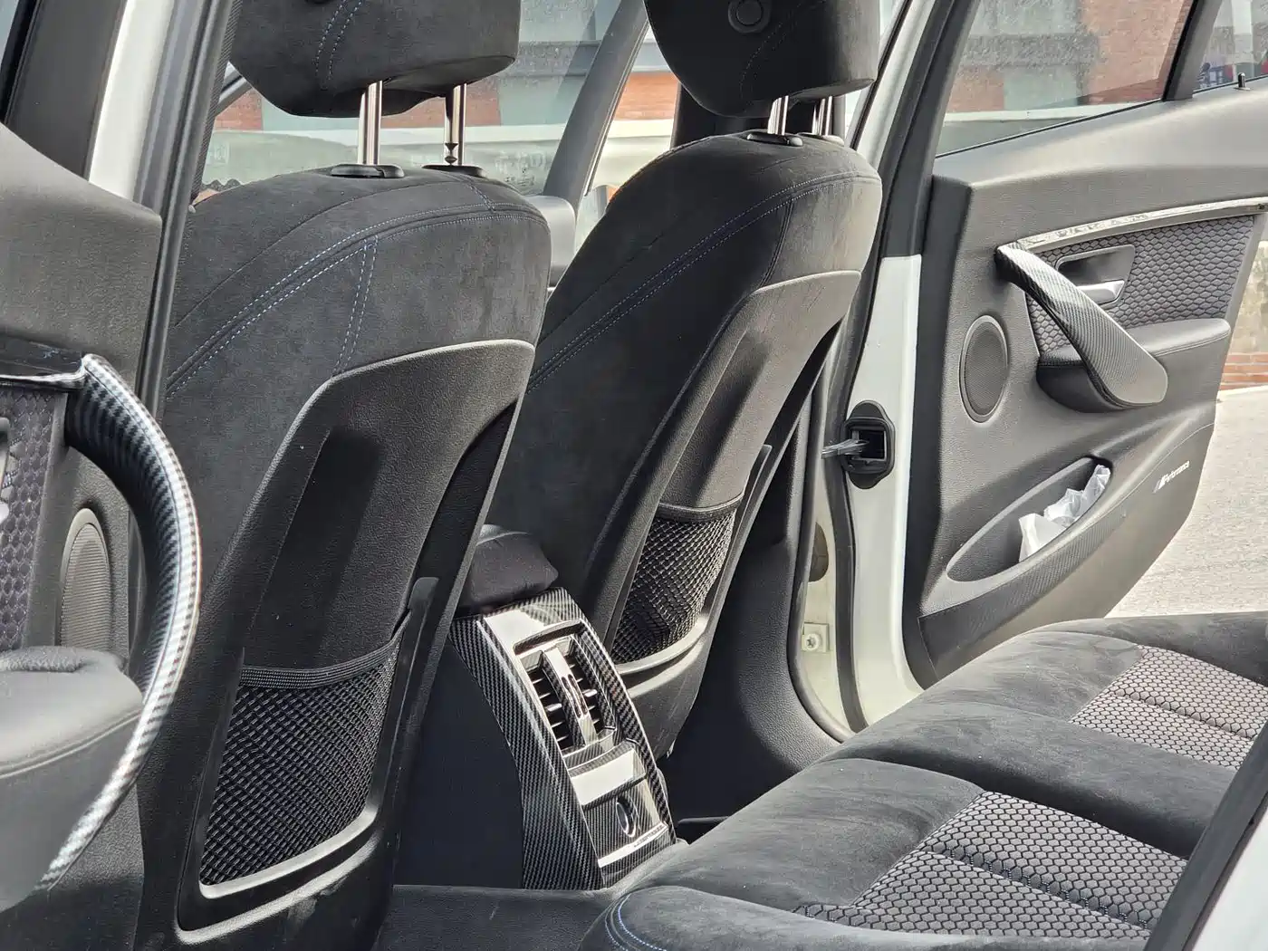BMW 3 Series 2017 320i M Sport фото 8