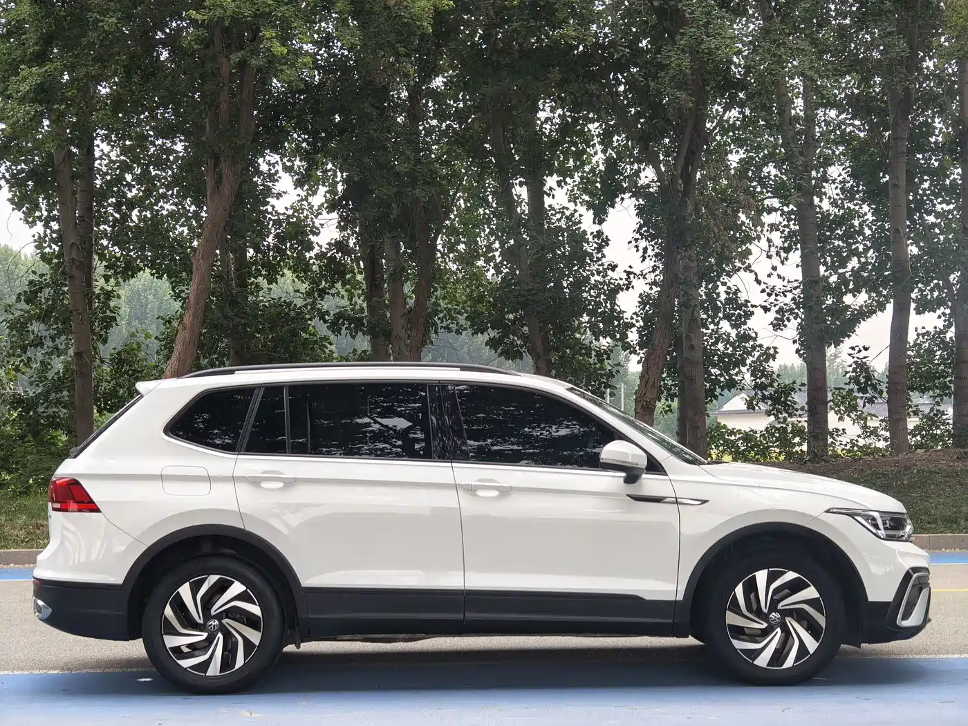 Фото 4 - Volkswagen Tiguan L