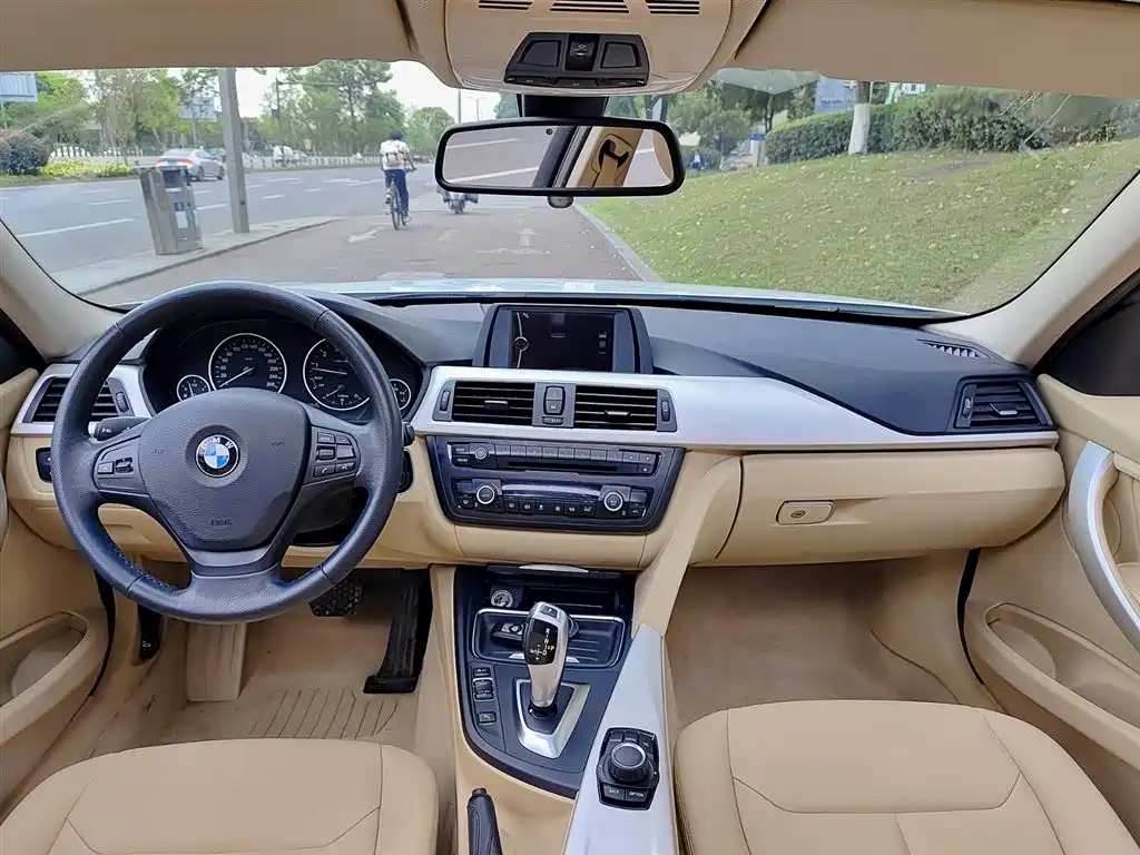 BMW 3 Series 2014 320Li Fashion фото 10
