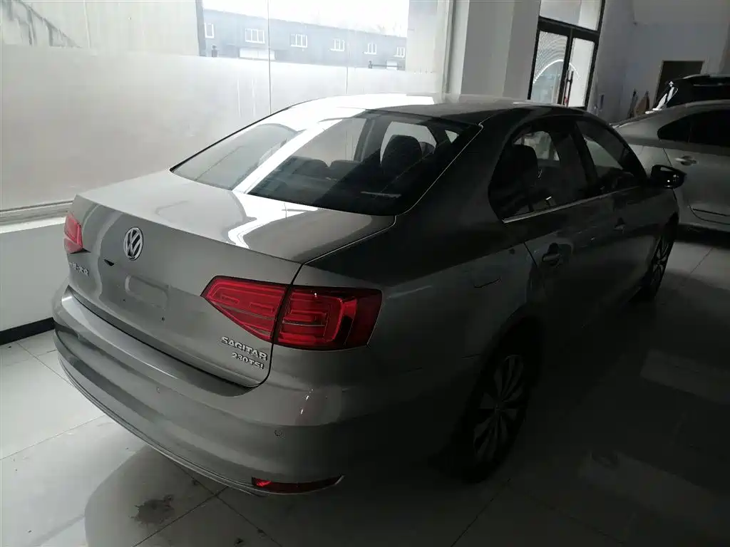 Volkswagen Sagitar 2017 230TSI Automatic Comfort фото 5