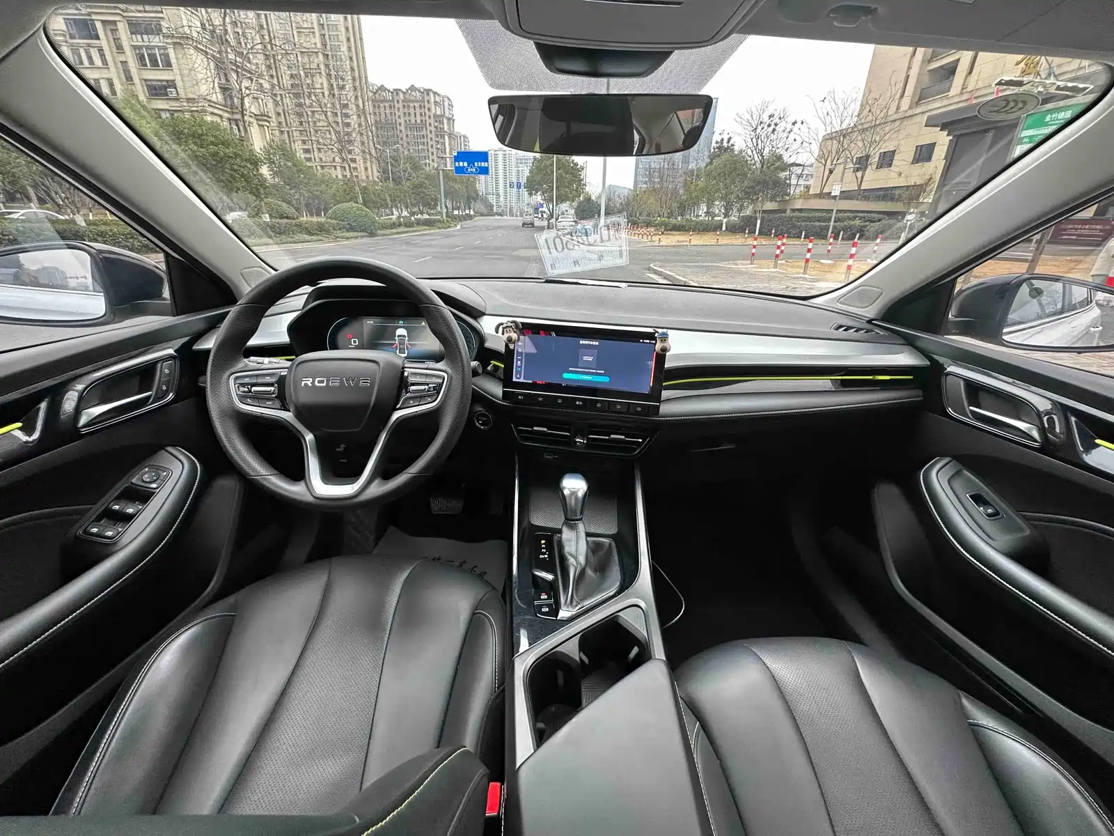 Фото 10 - Roewe i5