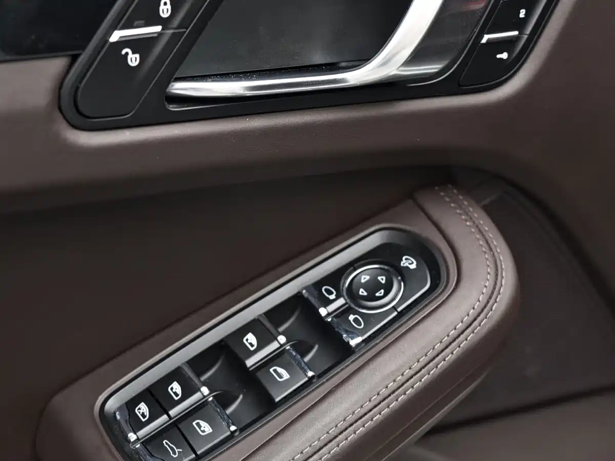 Porsche Macan 2015 2014 Macan S 3.0T