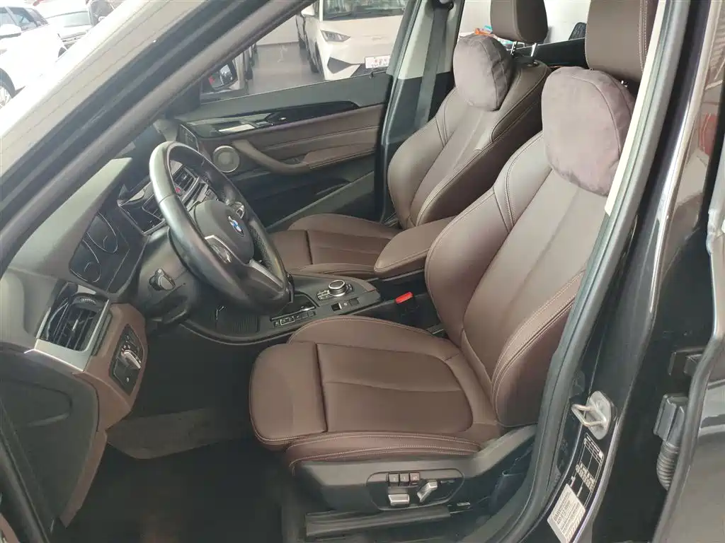 BMW X1 2022 sDrive25Li Leading фото 15
