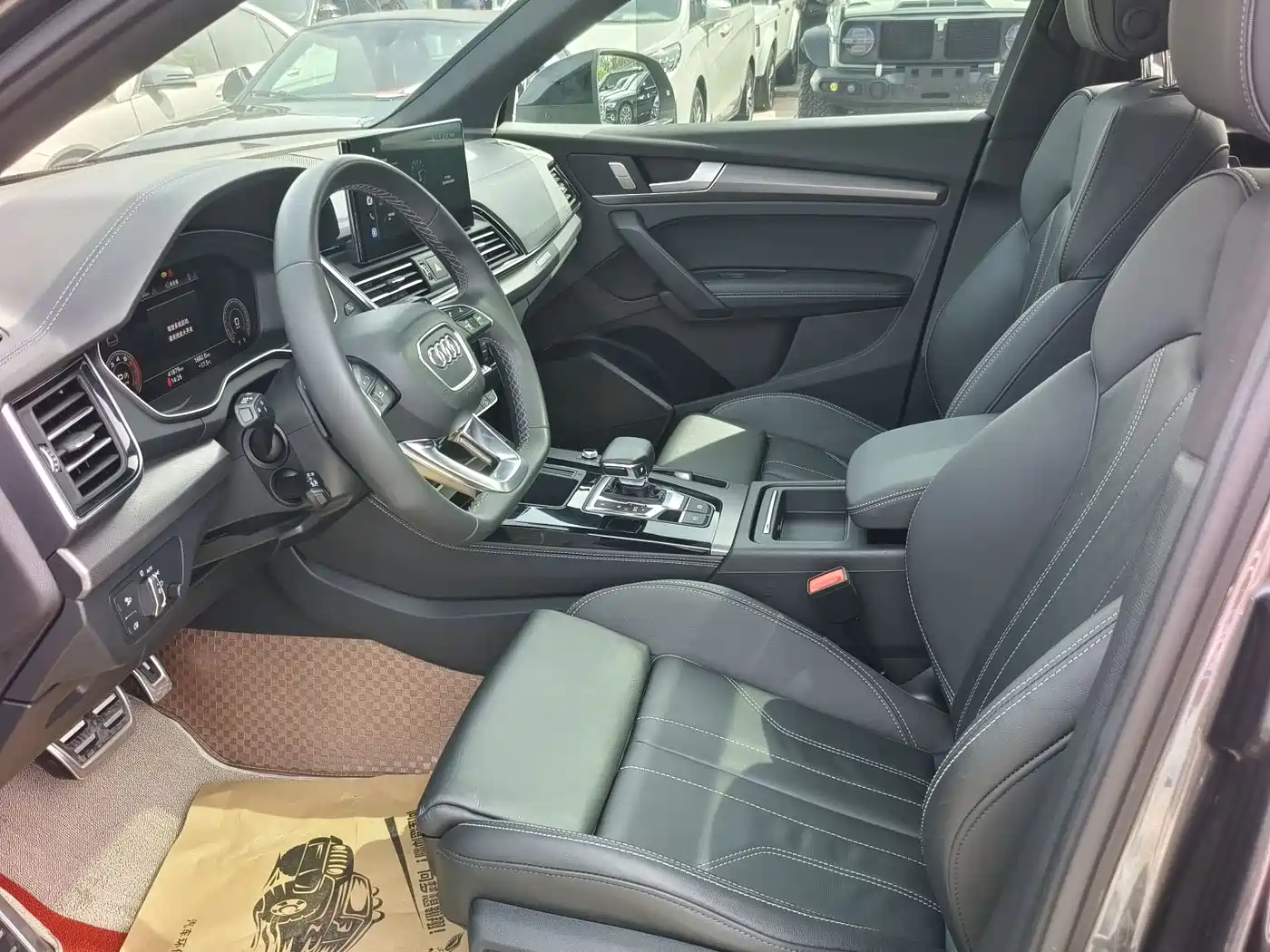 Audi Q5L 2024 Model 40 TFSI Luxury Dynamic фото 7