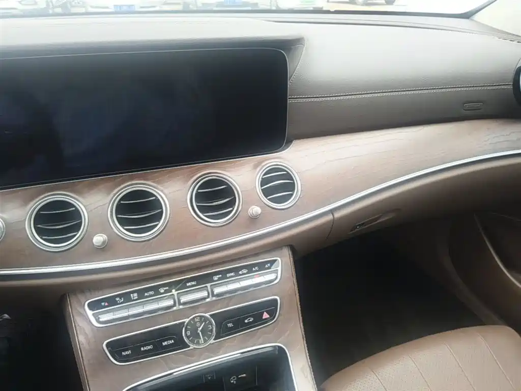 Mercedes-Benz E-Class 2018 Facelift E 200 L фото 13