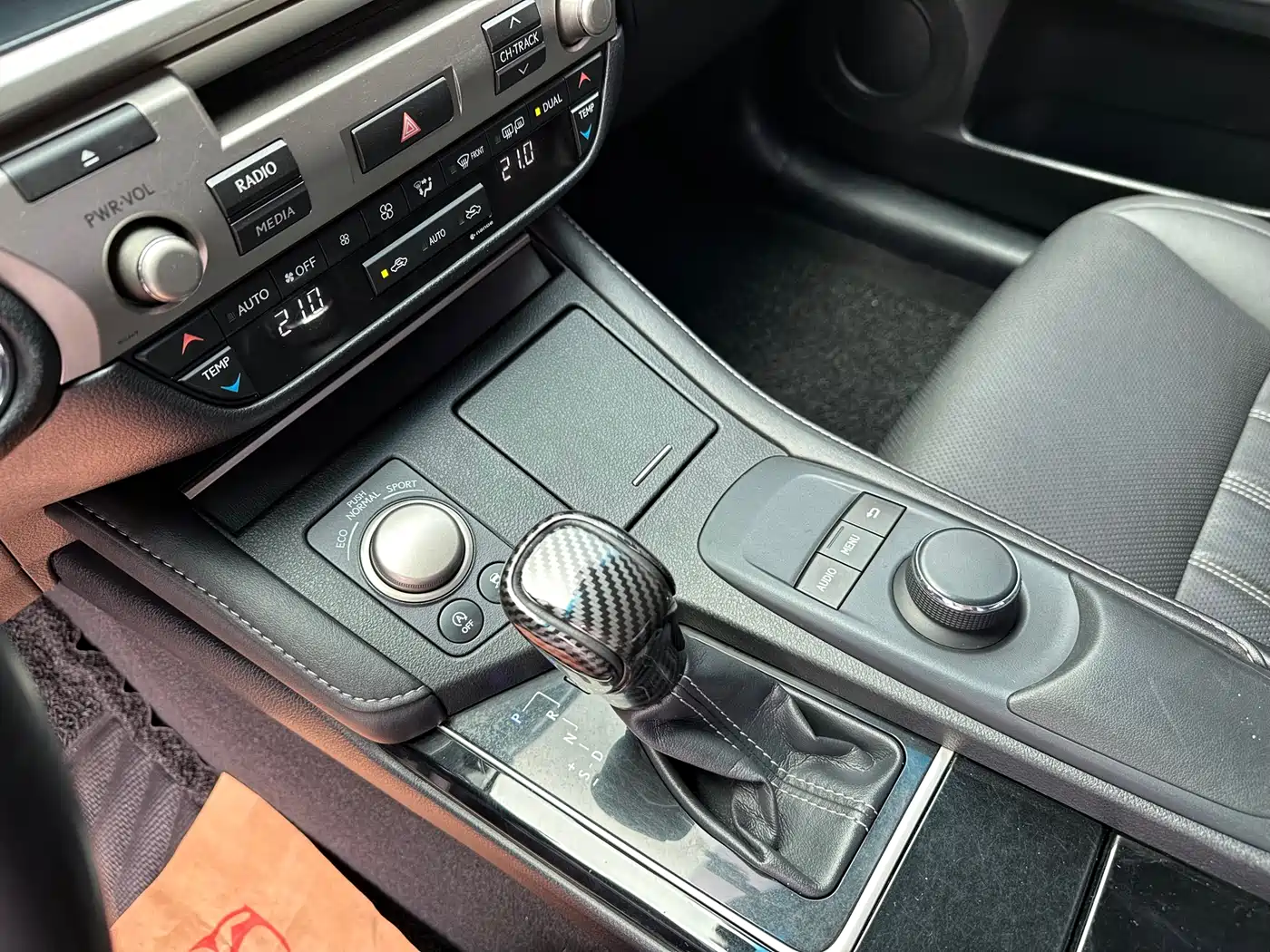 Lexus ES 2015 200 Elite Edition фото 10
