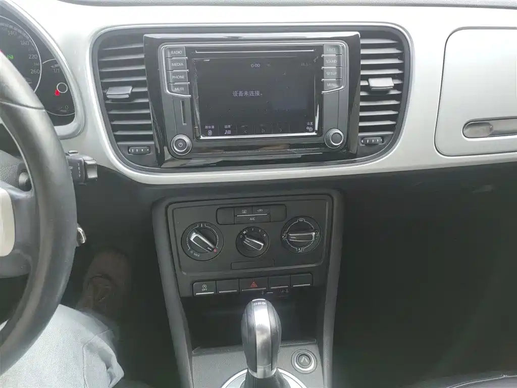 Volkswagen Beetle 2015 180TSI фото 13