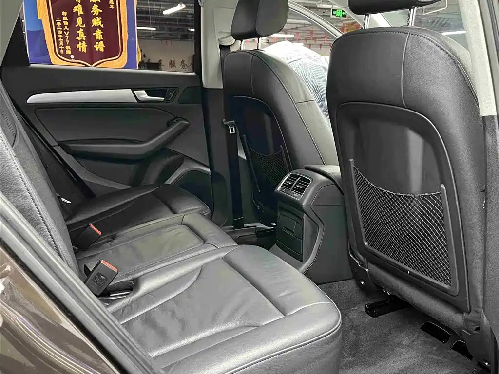 Audi Q5 2015 40 TFSI Technology фото 10