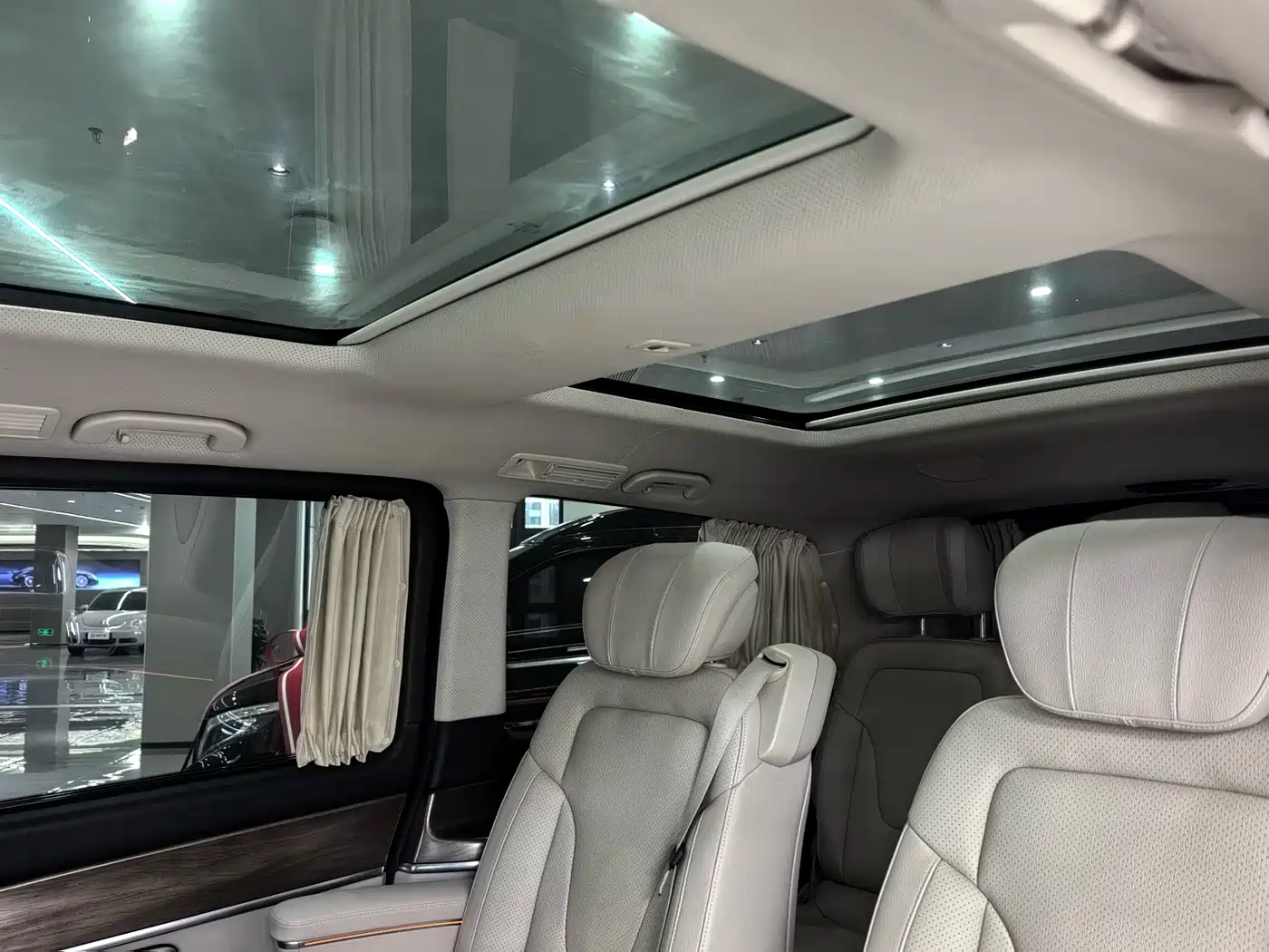 Mercedes-Benz V-Class 2021 V 260 Premium Edition фото 17
