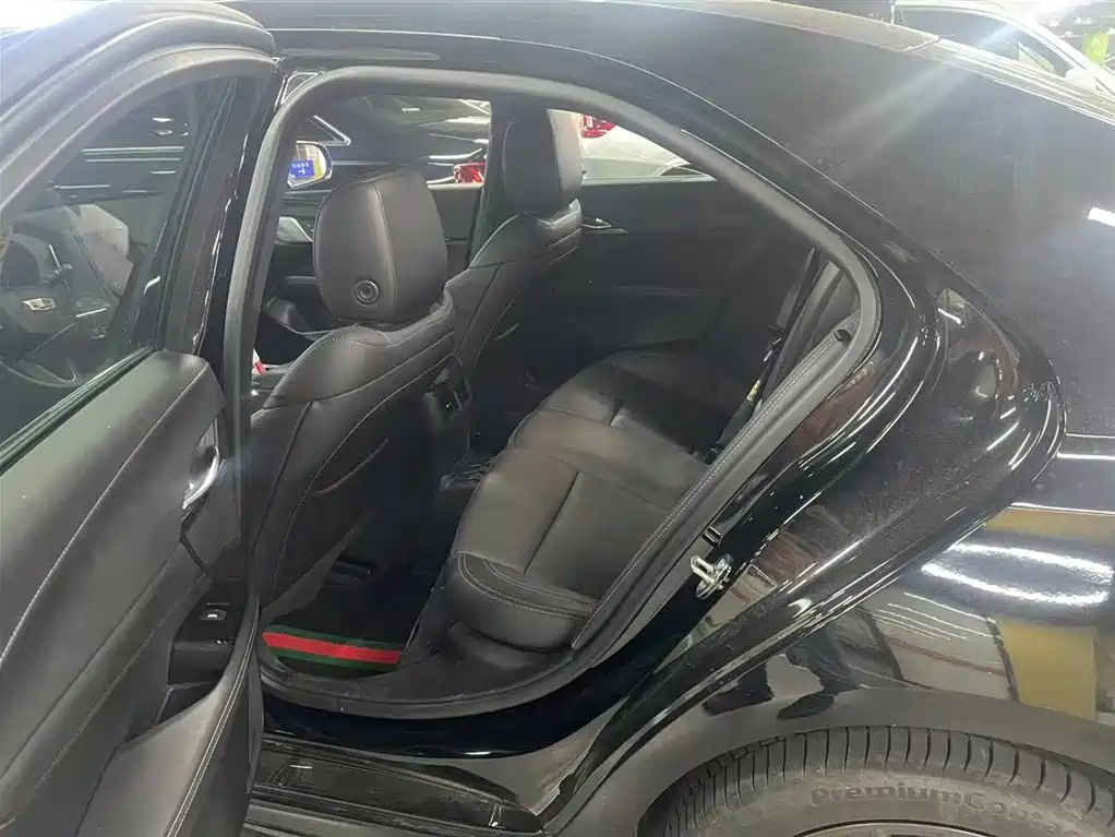 CADILLAC CT4