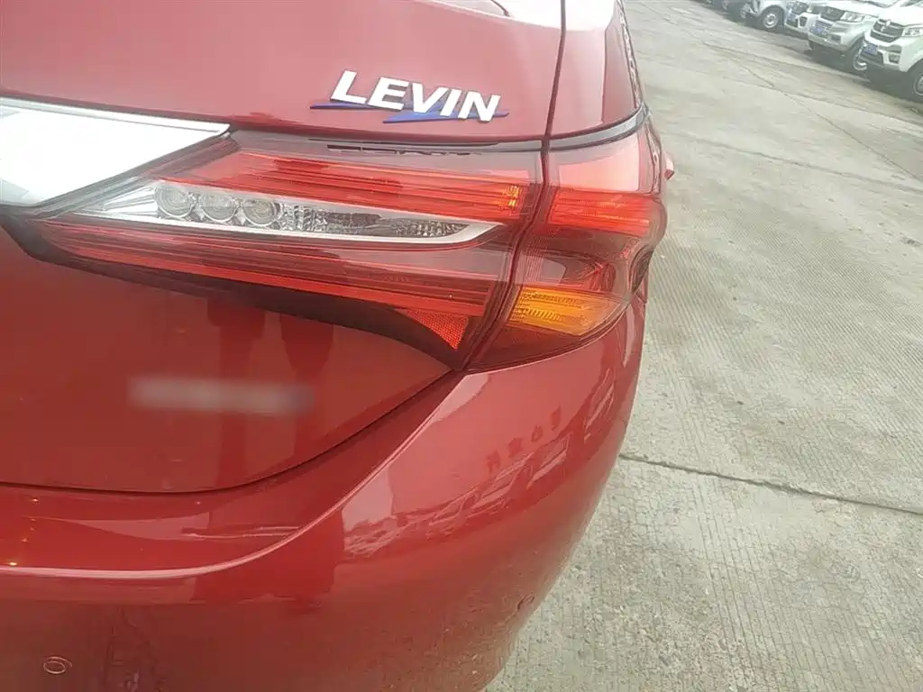 Toyota Levin 2016 Hybrid 1.8H GS E-CVT Elite Sunroof фото 8