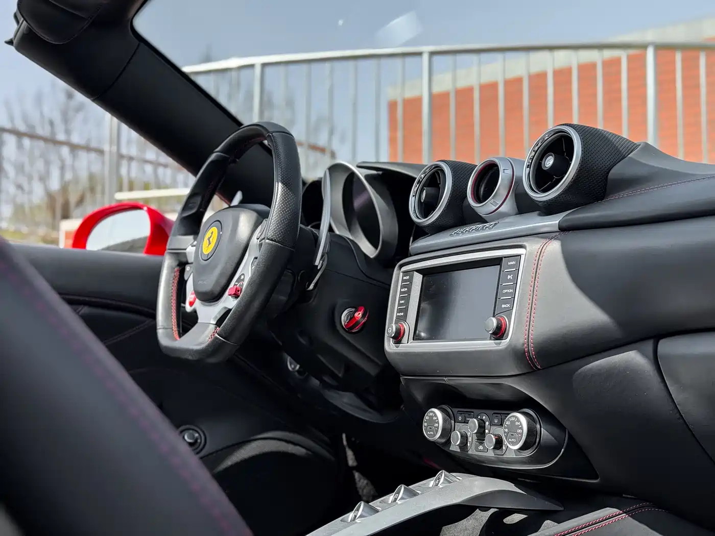 Ferrari California T 2015 3.9T Standard фото 15