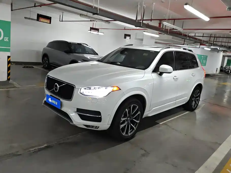 Фото 1 - Volvo XC90
