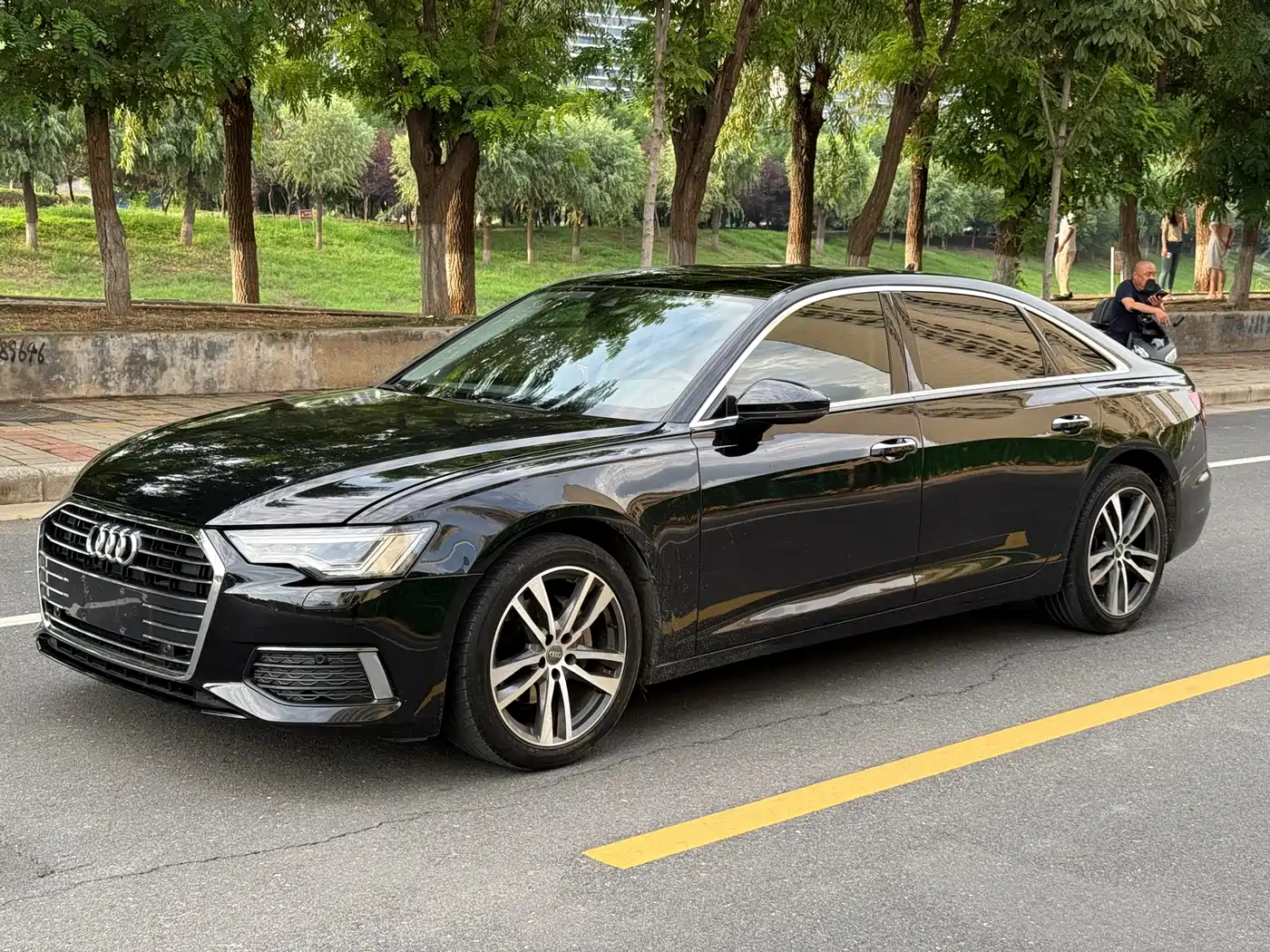 Фото 1 - Audi A6L