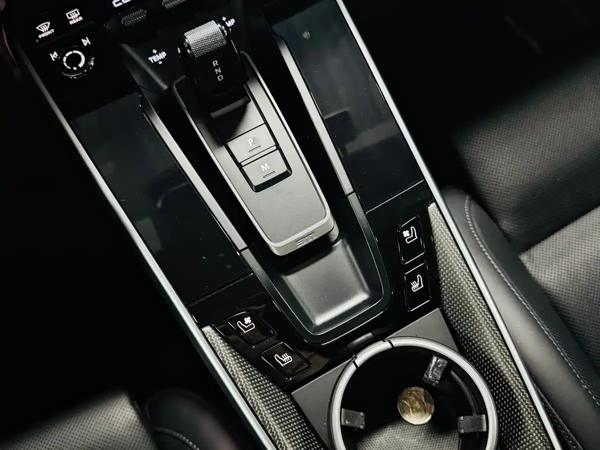 Porsche 911 2023 Turbo S 3.7T фото 15
