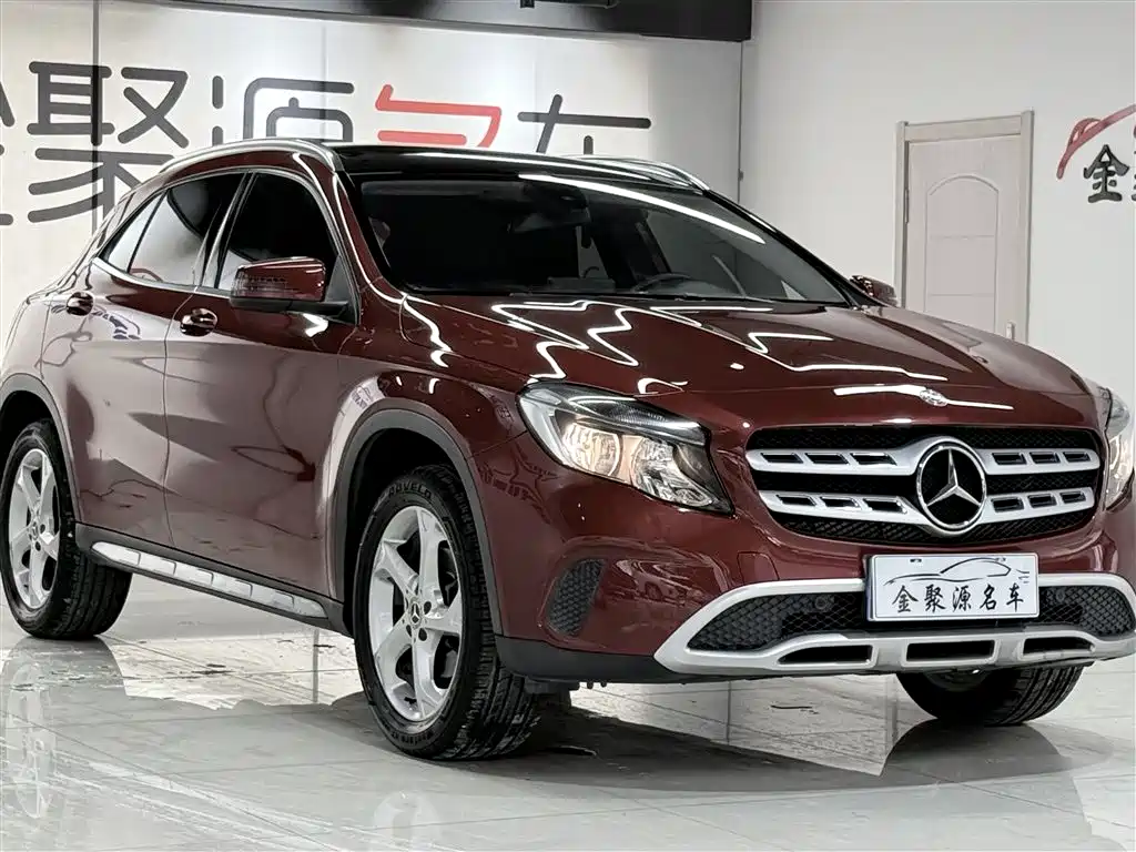 Mercedes-Benz GLA 2018 GLA 200 Dynamic фото 3
