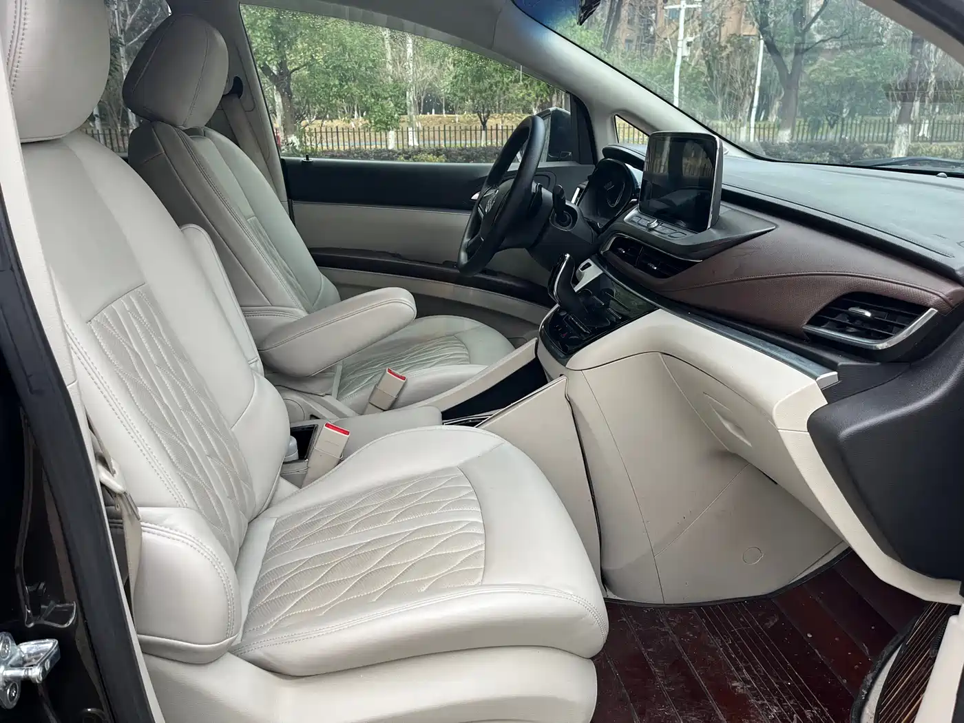Buick GL8 2021 Land Business Class 652T Comfort фото 10