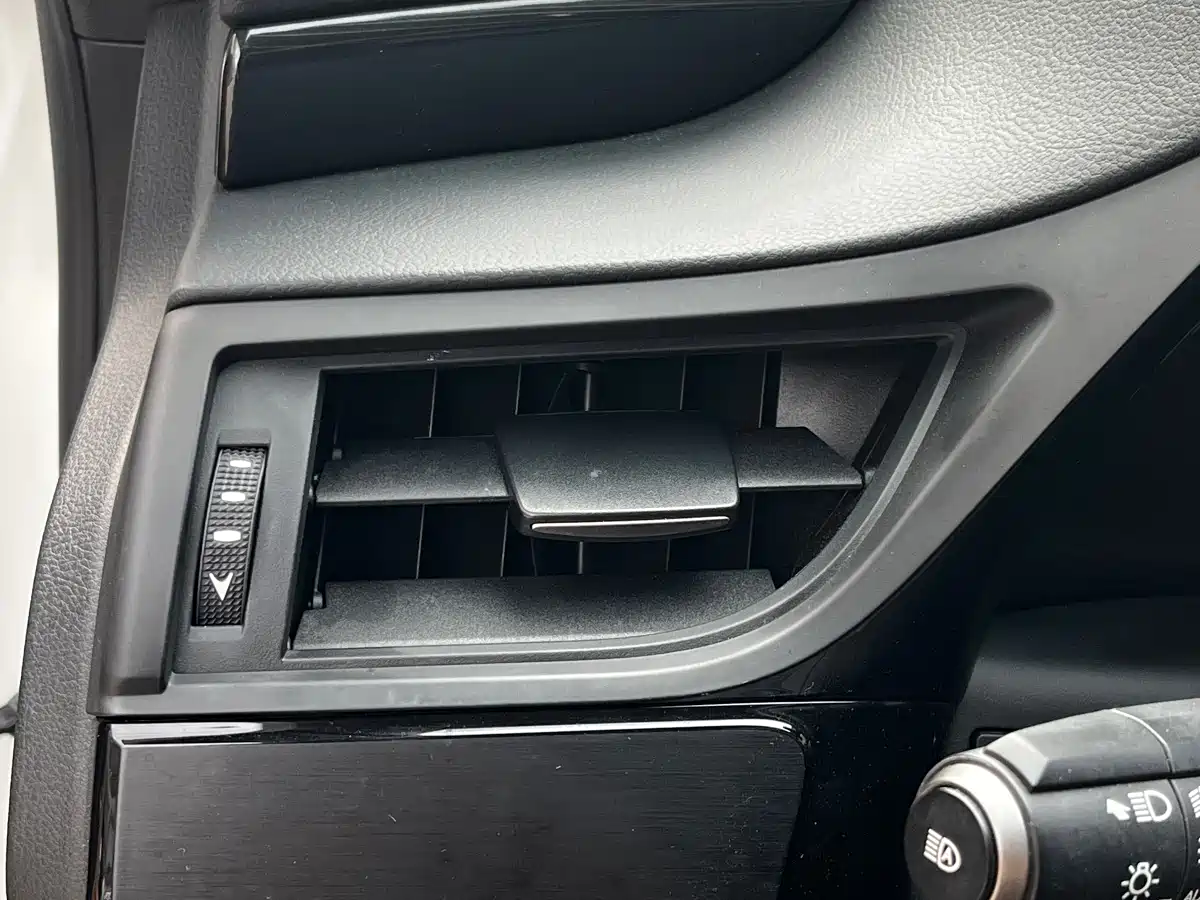 Lexus ES 2022 200 Excellence Edition фото 19