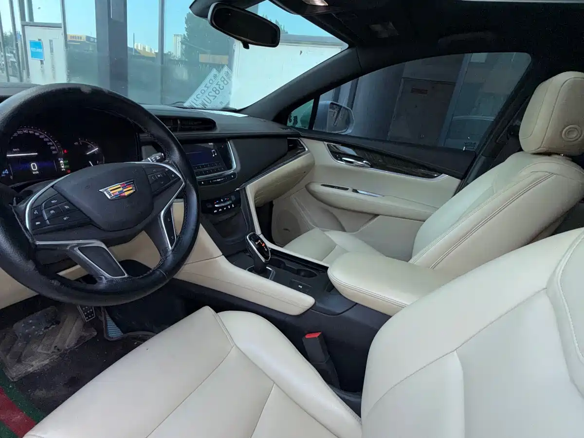 Cadillac XT5 2017 2016 25T Technology Model