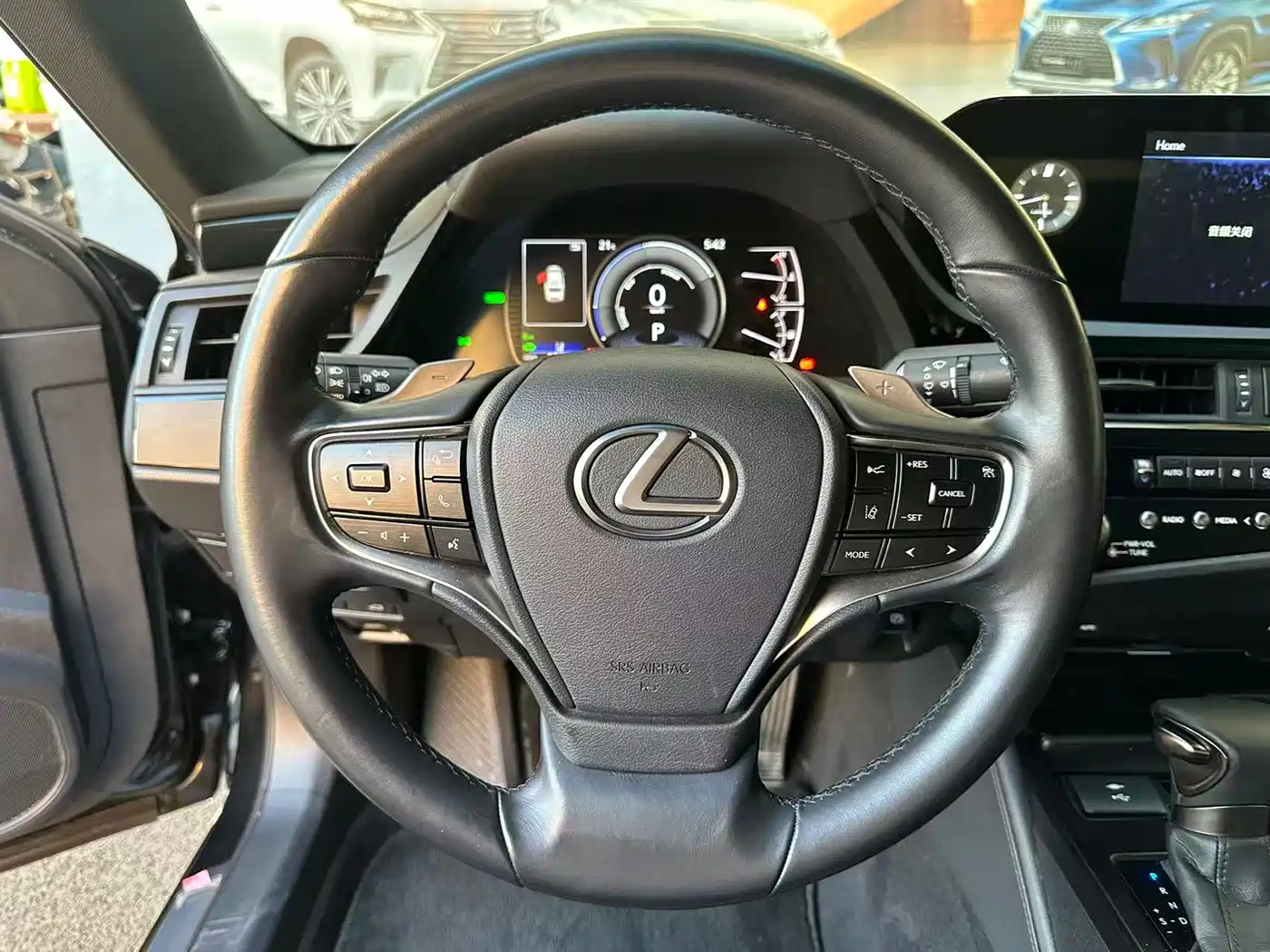 Lexus ES 2021 300h Excellence Edition фото 6