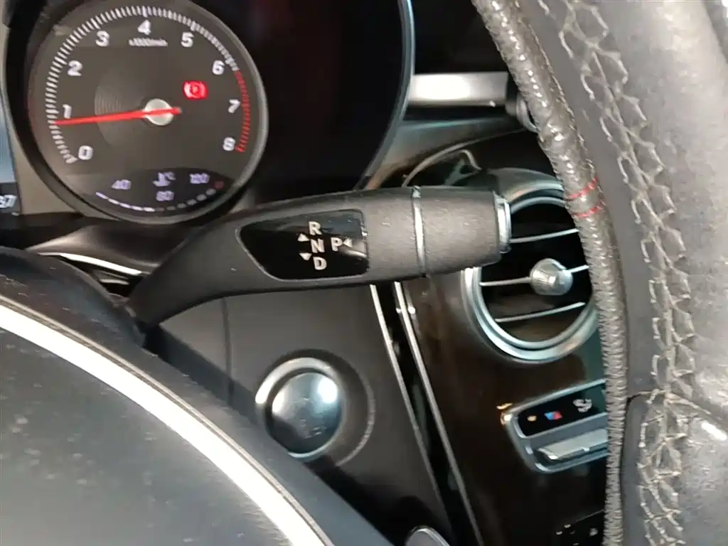 Mercedes-Benz GLC 2017 GLC 260 4MATIC Luxury фото 14