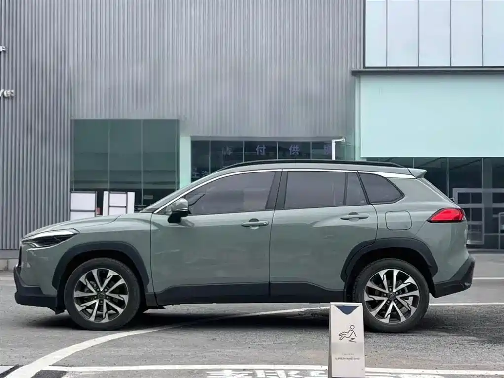 Toyota Corolla Cross 2022 2.0L Flagship Edition фото 8