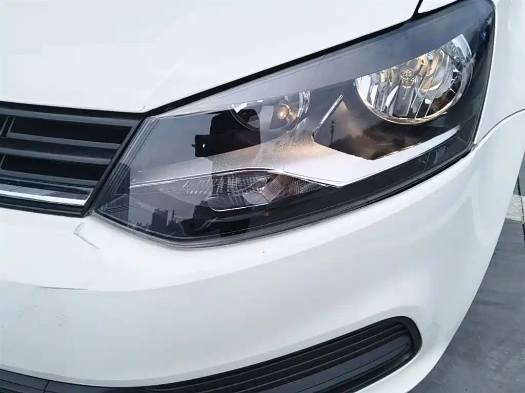 Volkswagen Polo 2016 1.4L Automatic Trend фото 24