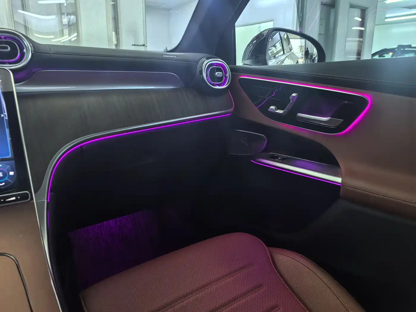 Mercedes-Benz GLC 2024 GLC 300 L 4MATIC Dynamic 5-seater фото 23
