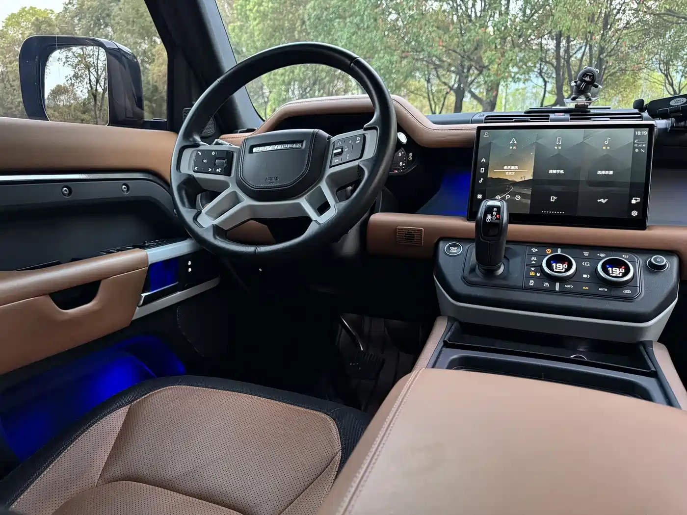 Land Rover Defender 2023 Model 110 3.0T P400 X-DYNAMIC HSE фото 9