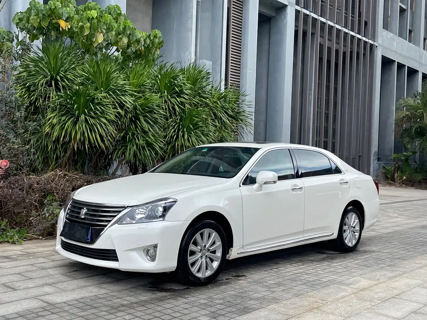 Toyota Crown 2012 2.5L Royal Leather Edition