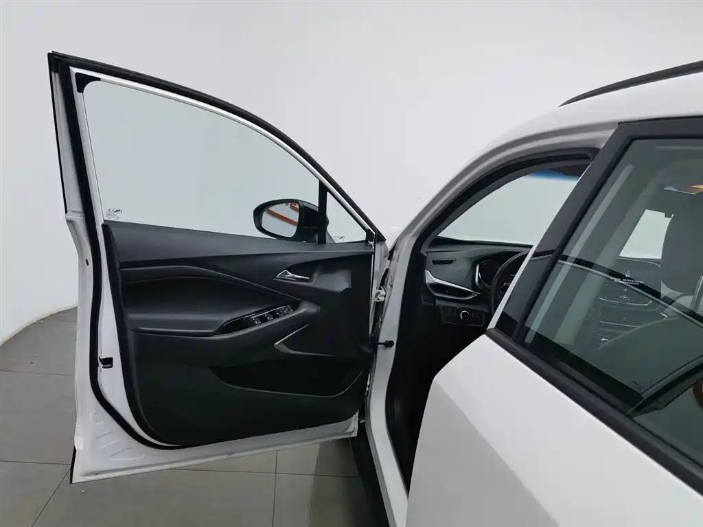 Chevrolet Volando 2018 Redline 530T Auto Premium Edition (5+2 seater) China V фото 8