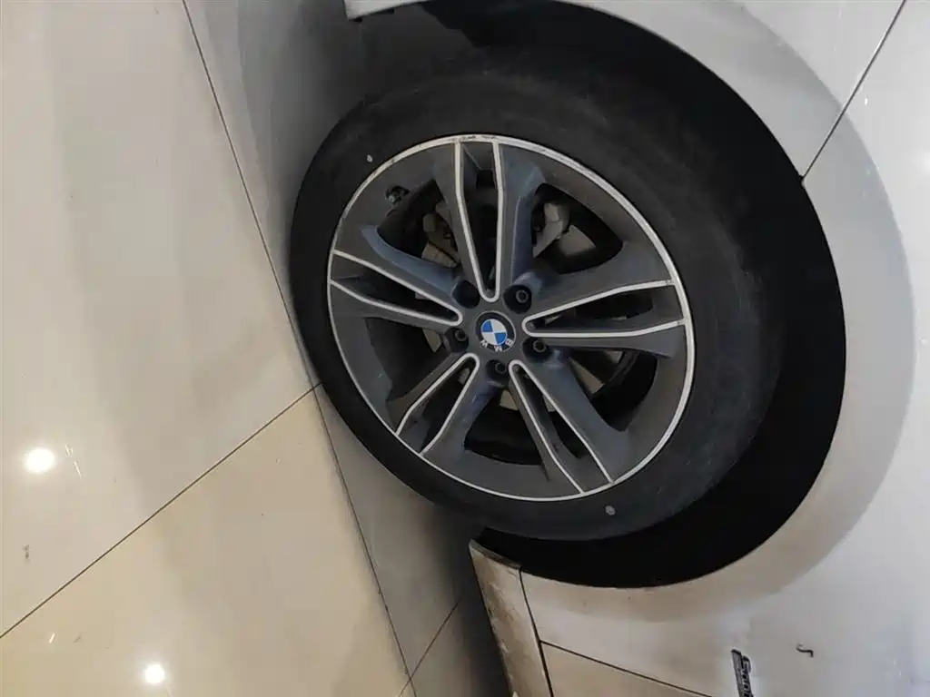 BMW 1 Series 2017 118i Sport фото 23