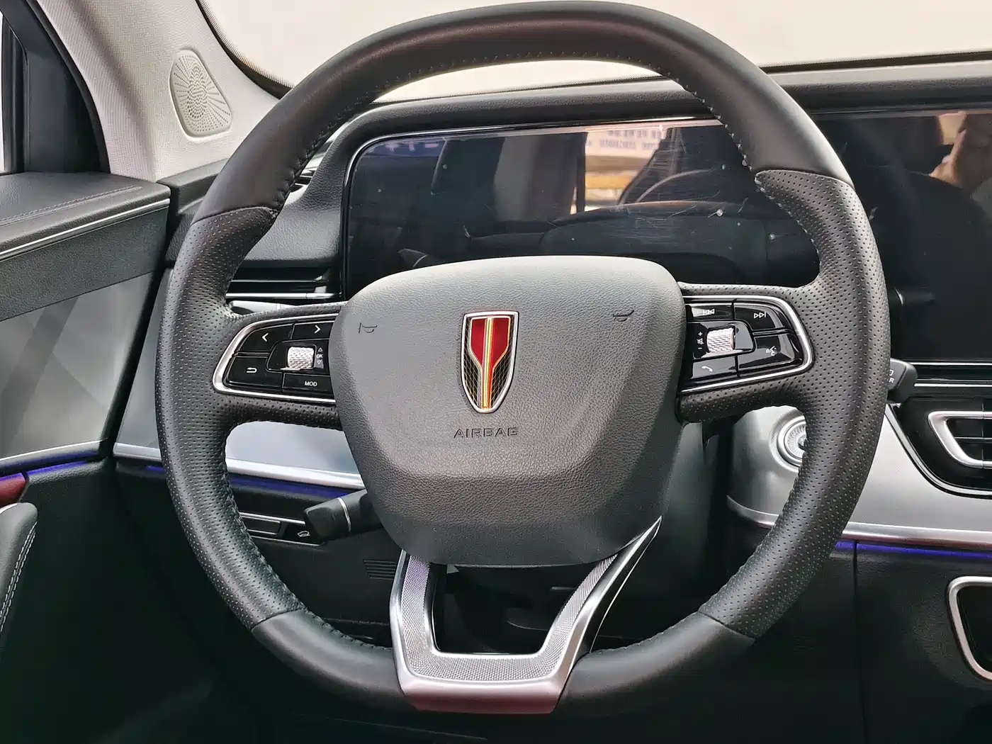 Фото 7 - Hongqi HS5